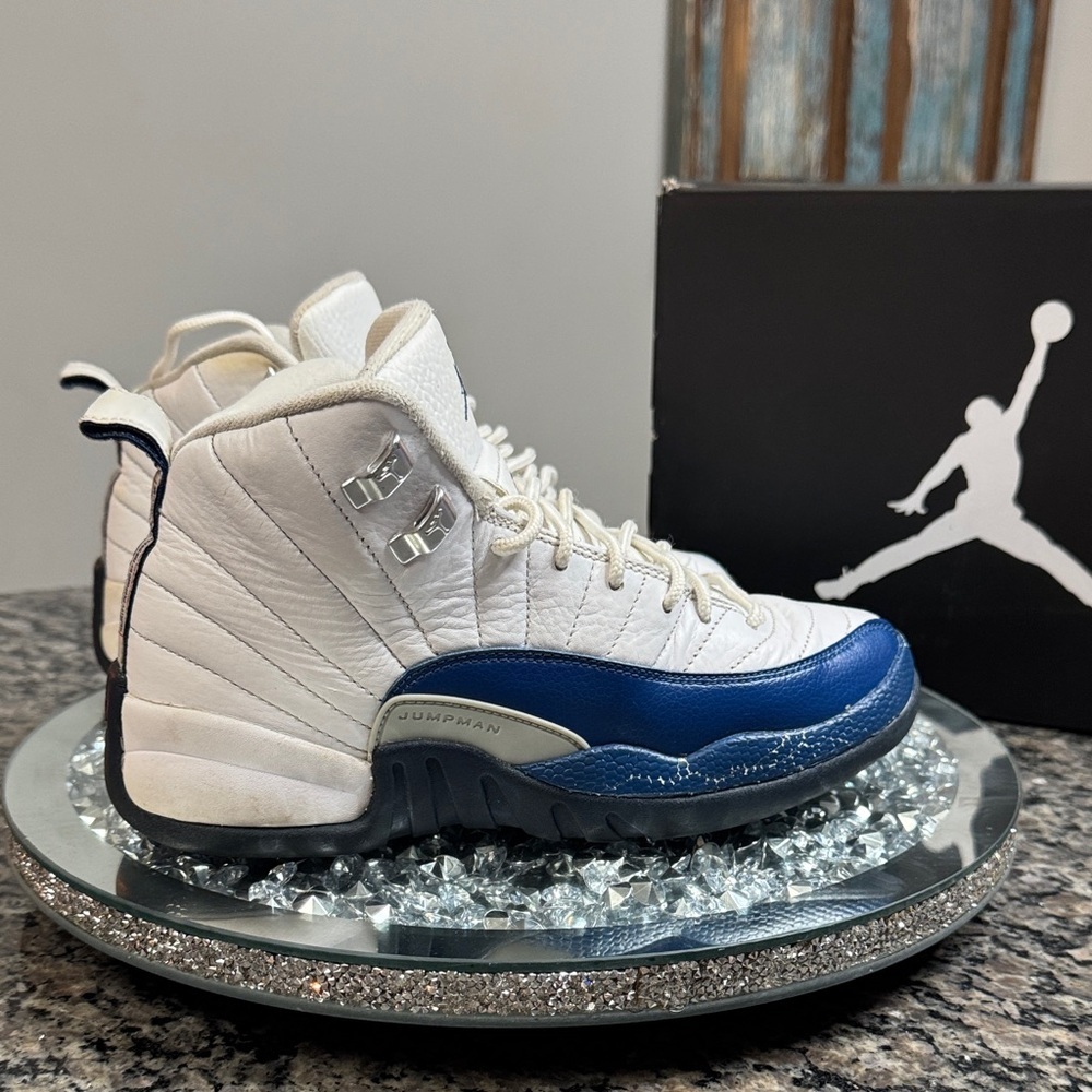Jordan Retro 12 High-Top Sneakers 5Y - Picture 2 of 15